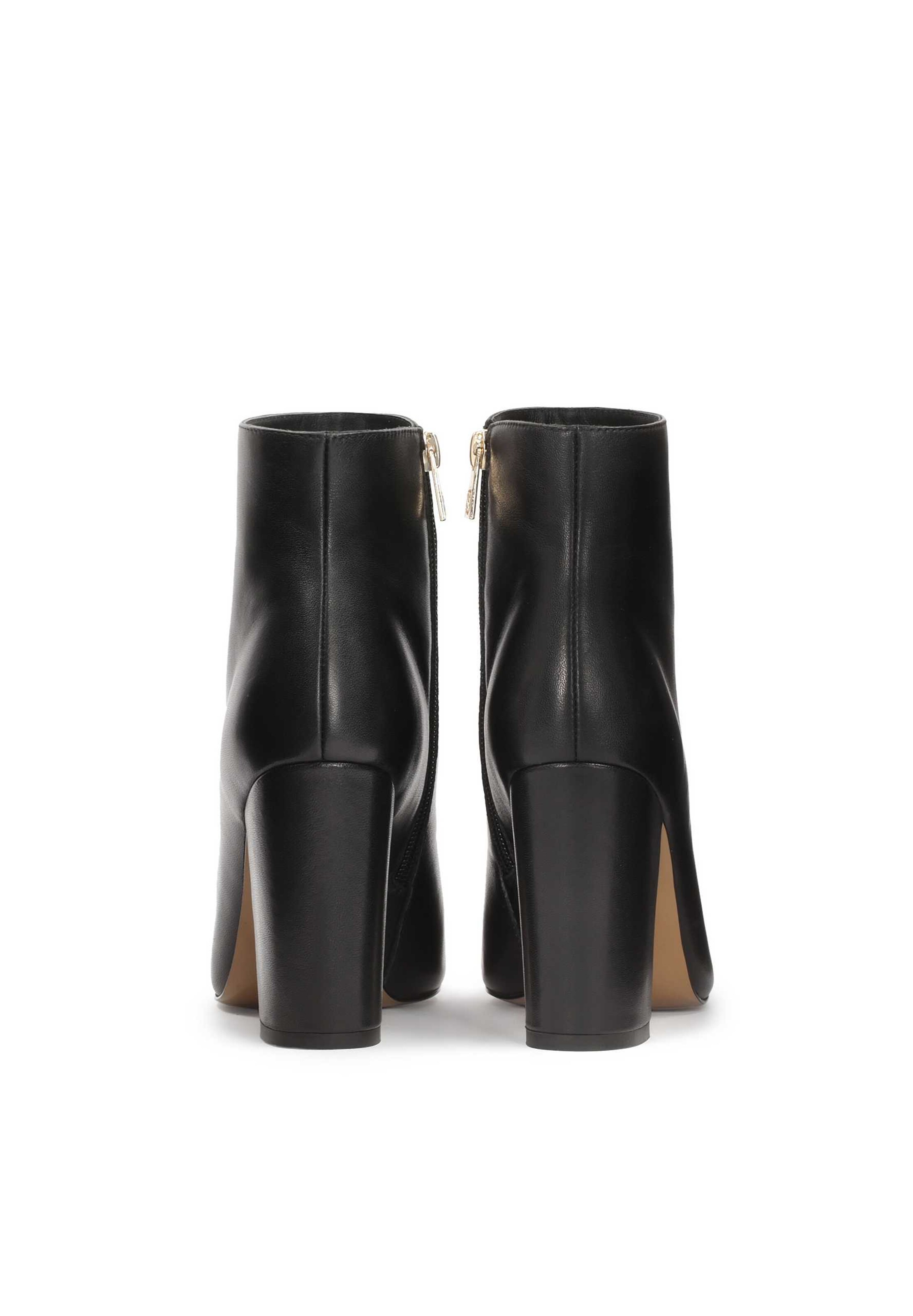 Ankle boots di Kazar in nero