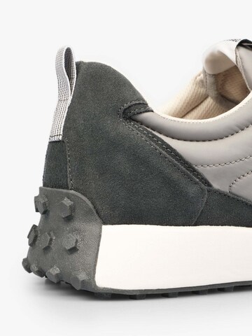 Scalpers Sneaker in Grau