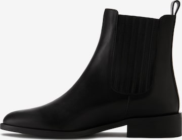 Isabel Bernard Chelsea Boots in Black