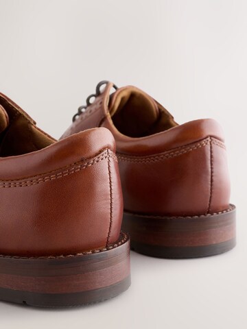 Next Χαμηλό παπούτσι σε καφέ