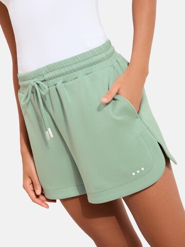 Loosefit Pantalon Friends Like These en vert : devant