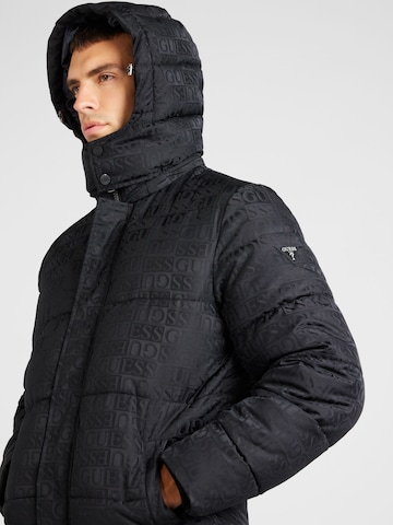 GUESS Zimní bunda – černá