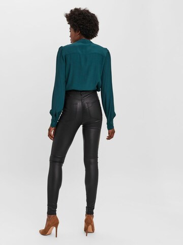 Skinny Pantalon VERO MODA en noir