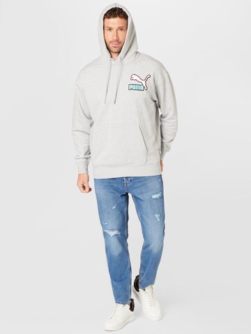 PUMA Sweatshirt 'Fandom' in Grau