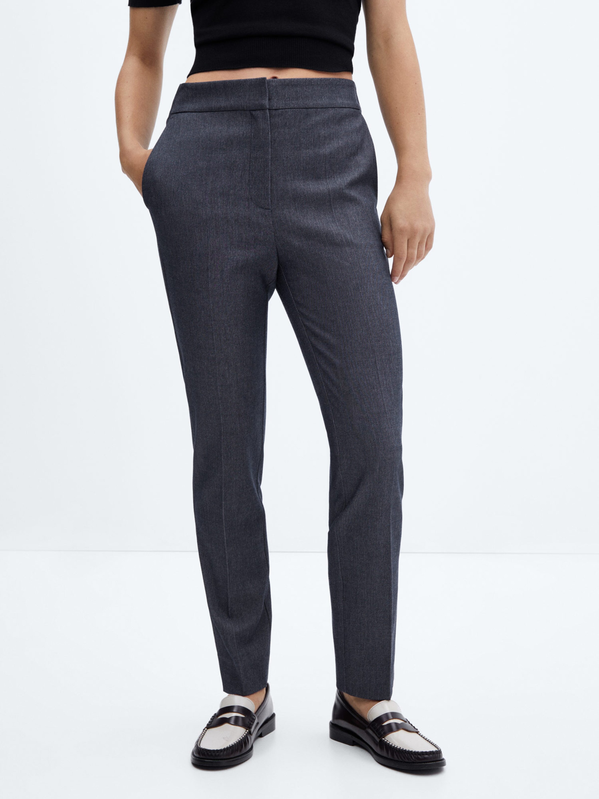 Regular Pantalon a plis ROQUE MANGO en Bleu Gris ABOUT YOU