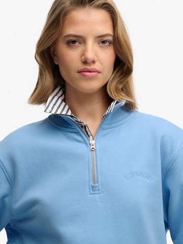 Superdry Sweatshirt 'ESSENTIAL' i blå