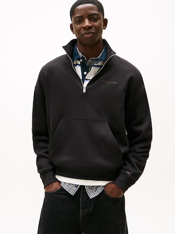 Tommy Jeans Tréning póló '90S' - fekete: elől