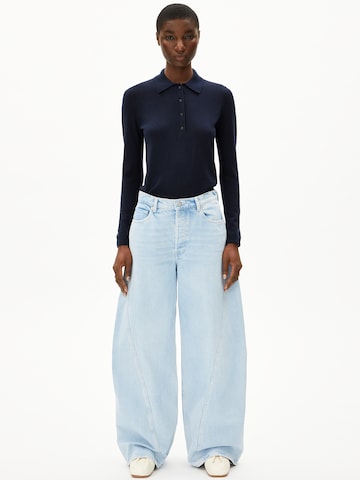 Loosefit Jean '"ALTHEA'" BARREL' ARMEDANGELS en bleu