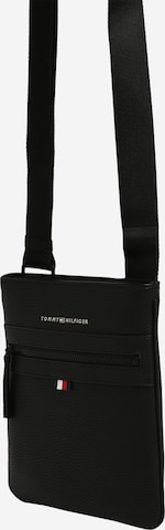 Sac à bandoulière TOMMY HILFIGER en noir