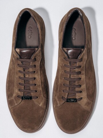 Estro Sneakers laag '03-588-90' in Bruin