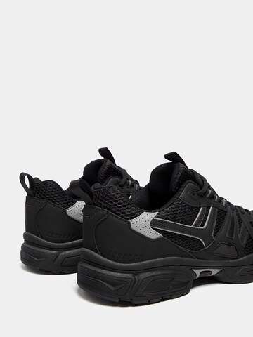 Pull&Bear Rövid szárú sportcipők - fekete