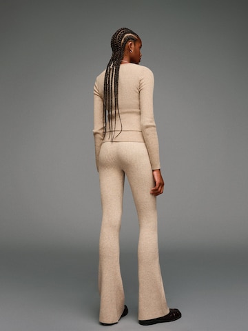 Bershka Flared Bukser i beige