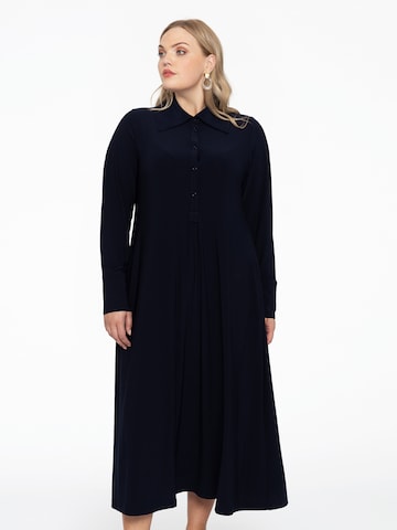 Yoek Dress in Black: front