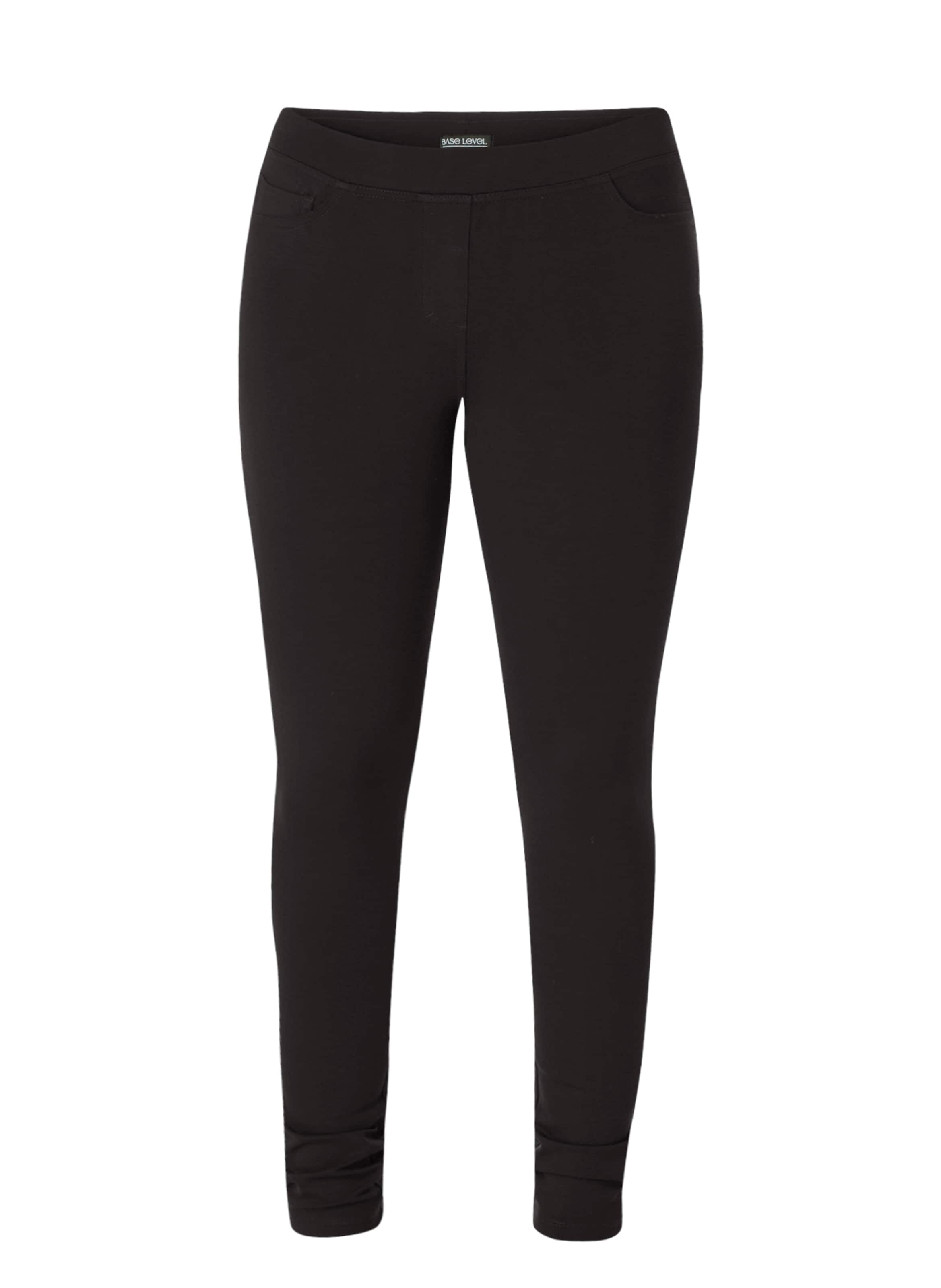 BASE LEVEL Skinny Leggings 'Ornika' in Schwarz: Vorderseite