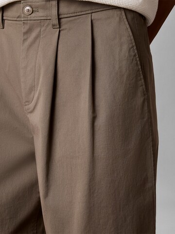 Calvin Klein Jeans Loose fit Pleat-front trousers in Green