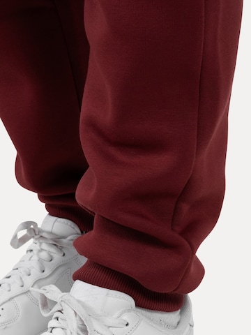 Smilodox Tapered Ilyas Casual Classic Pants in Rot