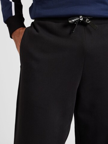 EA7 Emporio Armani Tapered Broek in Zwart