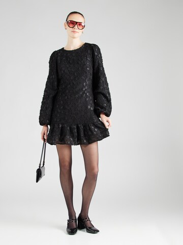 Rochie de la Harper & Yve pe negru