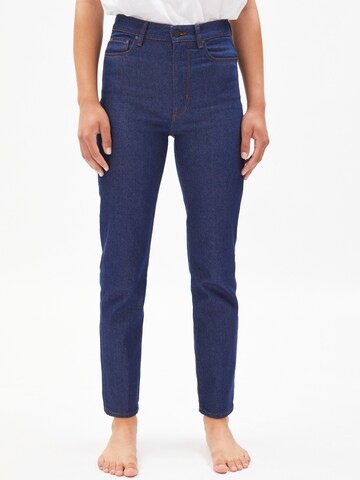 ARMEDANGELS Regular Jeans 'Leja' in Blauw: voorkant