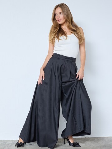 co'couture Широки крачоли Панталон 'Paris' в черно