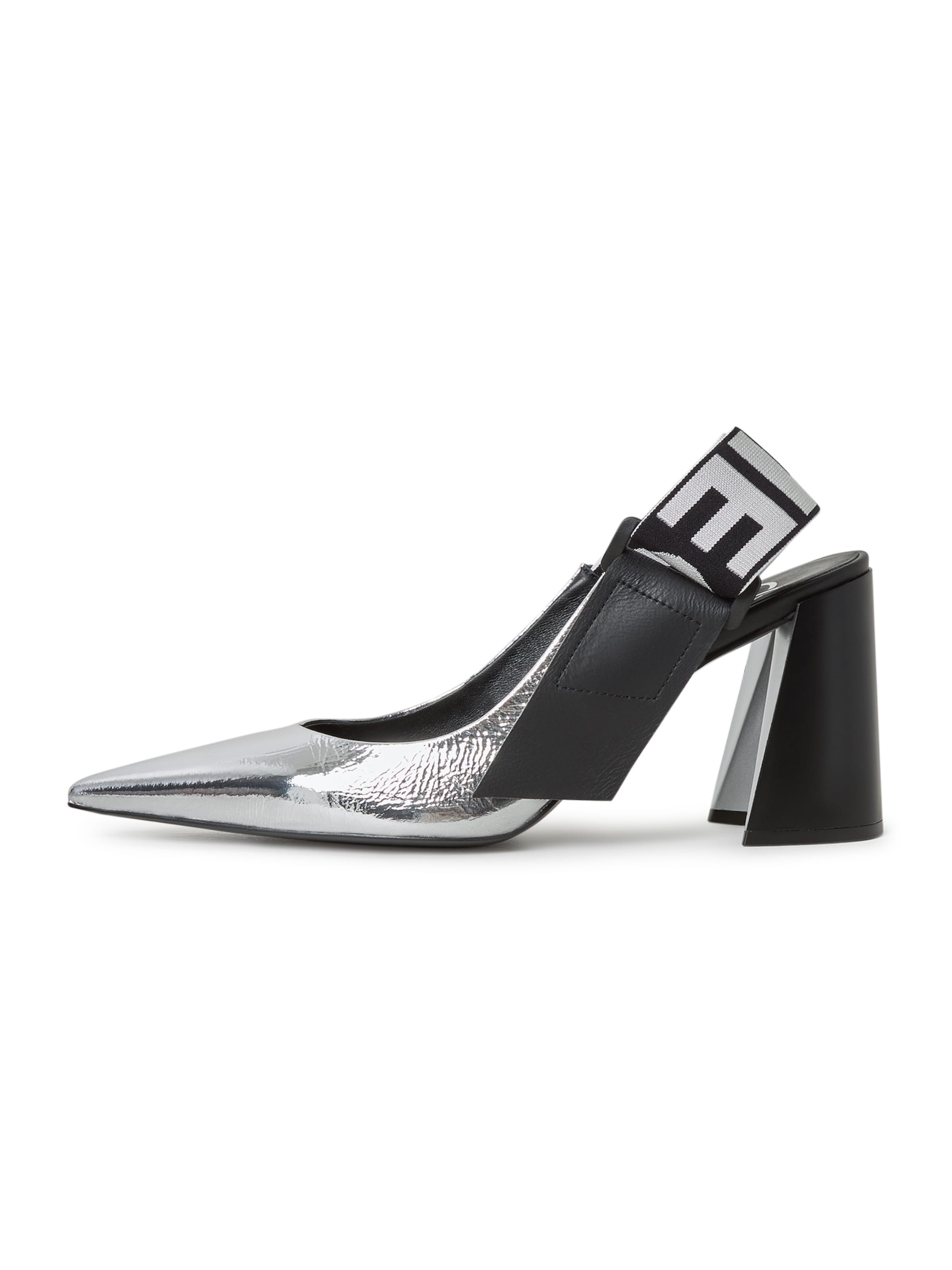 CESARE GASPARI Slingback Pumps in Silver: front