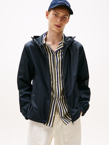 TOMMY HILFIGER Φθινοπωρινό και ανοιξιάτικο μπουφάν σε μπλε: μπροστά
