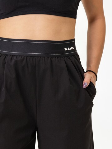 neverover Wide leg Sportbroek 'NOVO' in Zwart