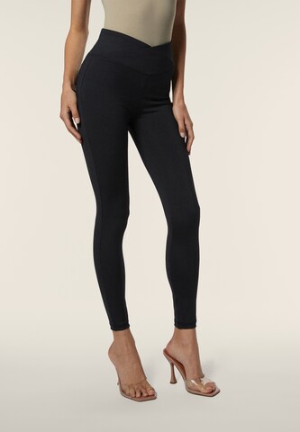 Freddy Skinny Leggings in Black: front