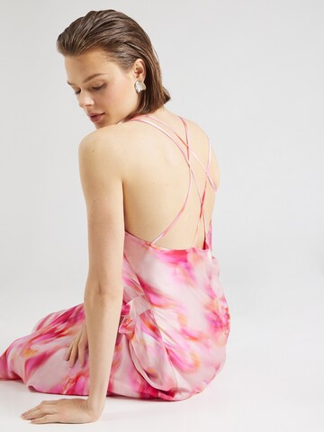 SWING Dress in Pink