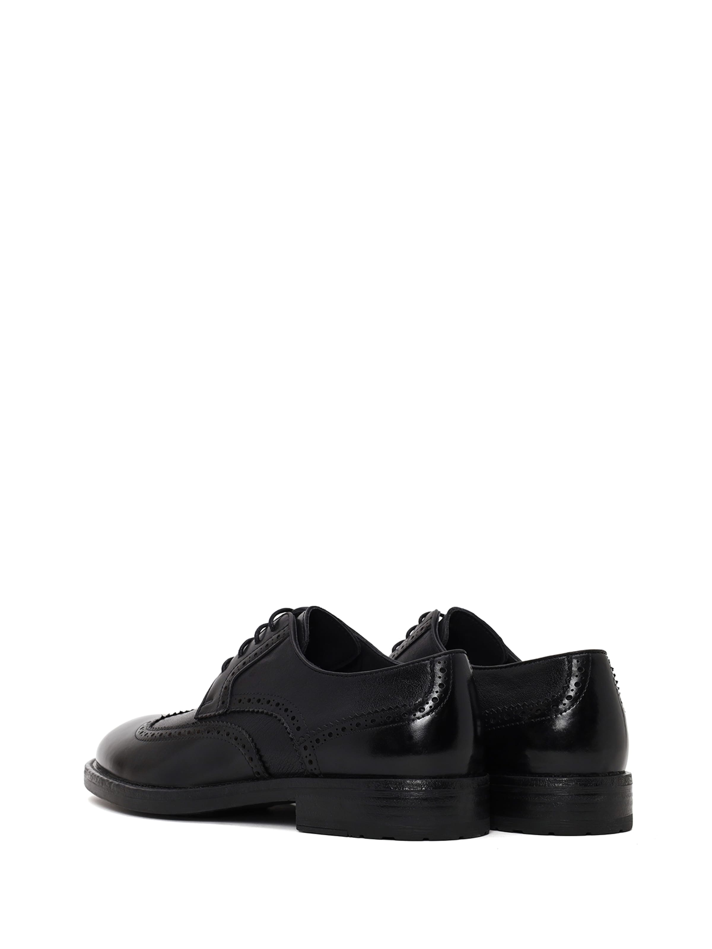 Scarpa stringata di Derimod in nero
