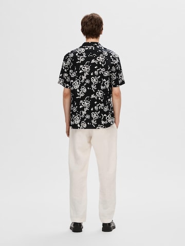 SELECTED HOMME Comfort fit Button Up Shirt in Black