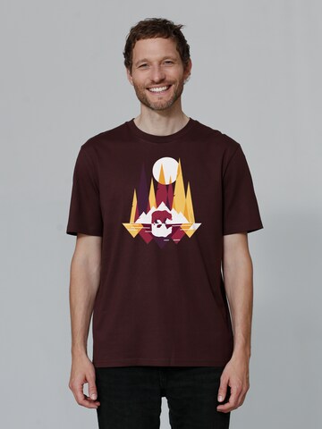 Watapparel T-Shirt ' Von Bären und Bergen ' in Rot: Vorderseite