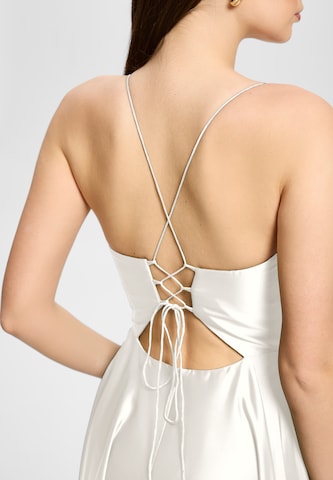 HEY KYLA Evening Dress in White
