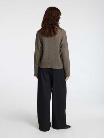 SELECTED Trui in Bruin