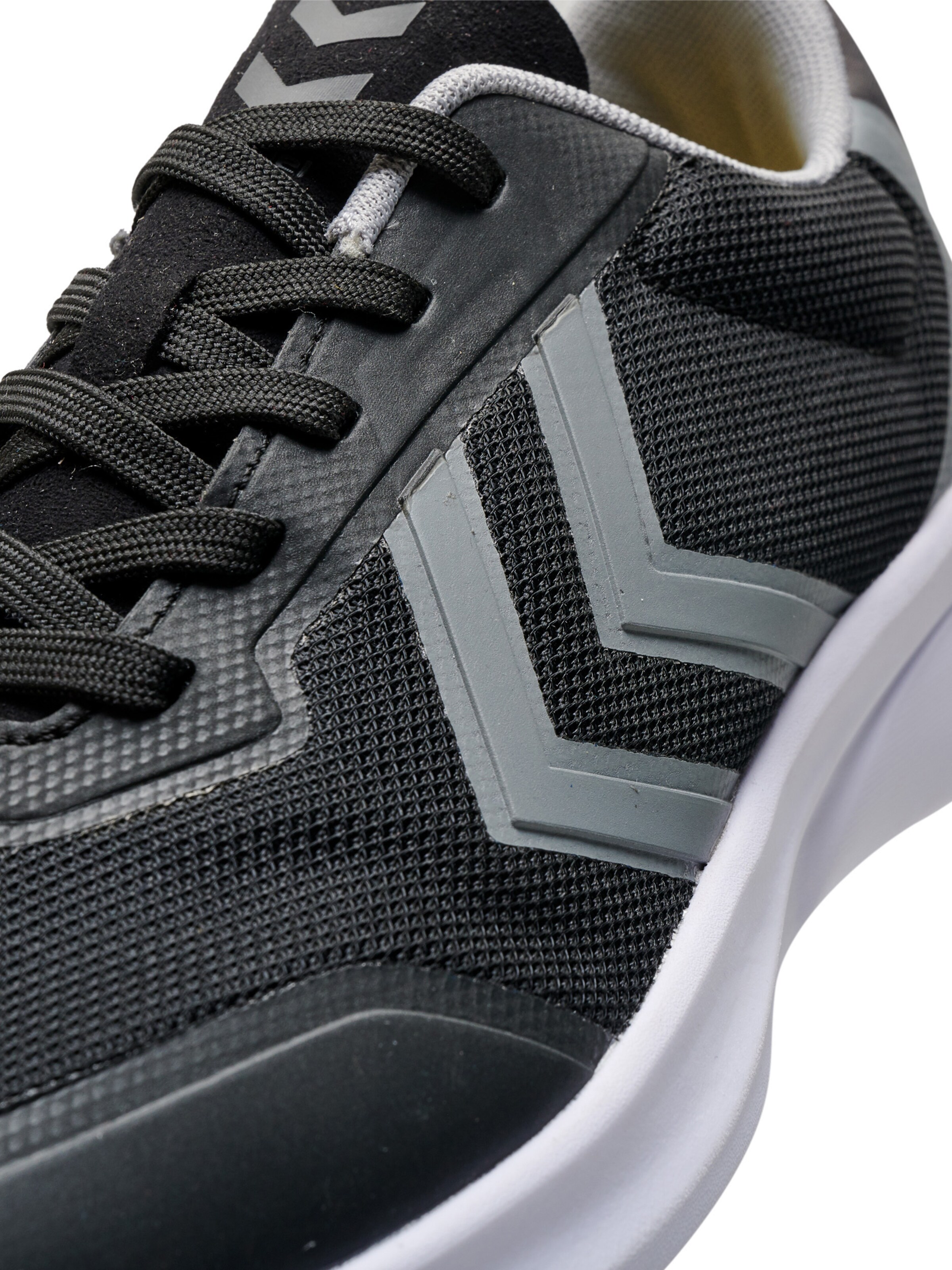 Hummel Sports shoe 'Flow Breather' in Black