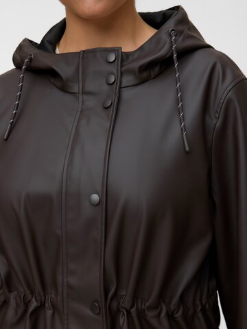 Vero Moda Curve - Chaqueta de entretiempo 'VMMALOU' en marrón