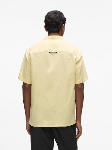Coupe regular Chemise Karl Lagerfeld en jaune