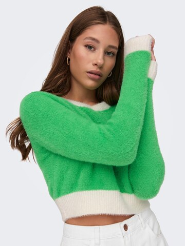 ONLY - Pullover 'PIUMO' em verde