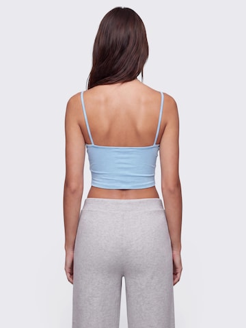 Haut 'Caren' studioselect en bleu