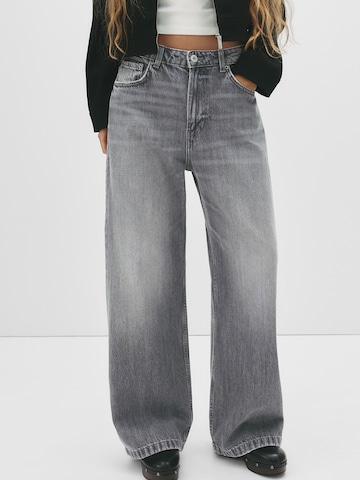 Pull&Bear Baggy Jeans in Grey: front