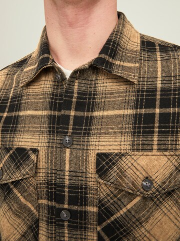 JACK & JONES Comfort fit Button Up Shirt 'Jay' in Brown