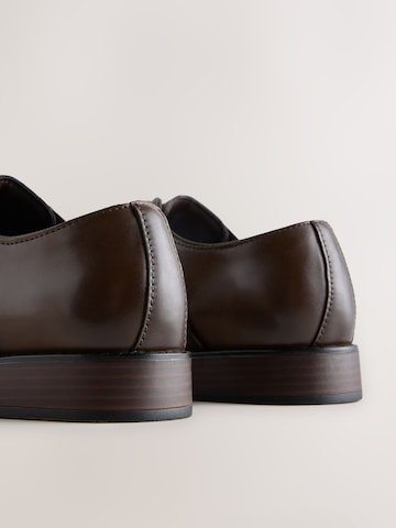 Next - Zapatos con cordón en marrón