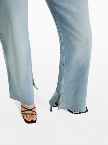 Bershka Regular Jeans in Blauw