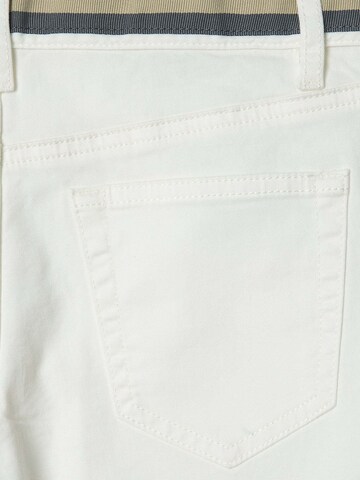 Hackett London Regular Shorts in Weiß