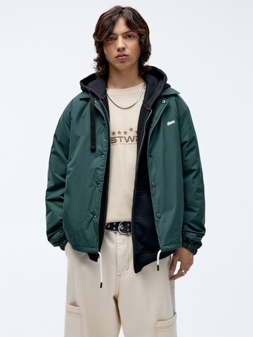 Veste mi-saison Pull&Bear en vert : devant