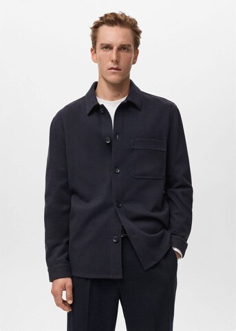 MANGO MAN Comfort Fit Übergangsjacke 'Alludia' in Blau: Vorderseite