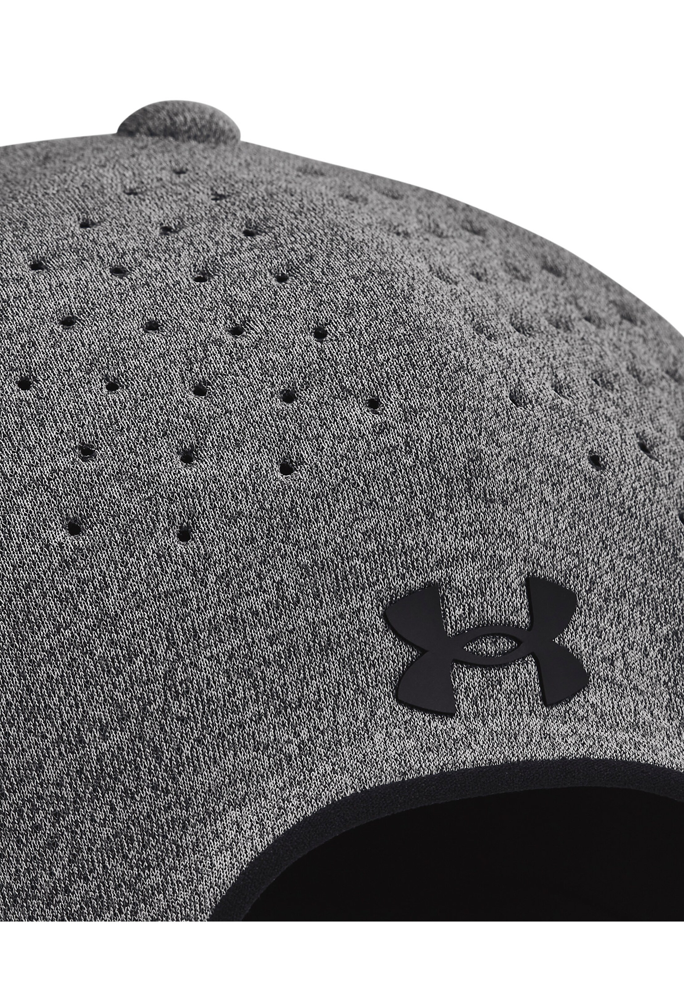 UNDER ARMOUR Sports cap in Grey