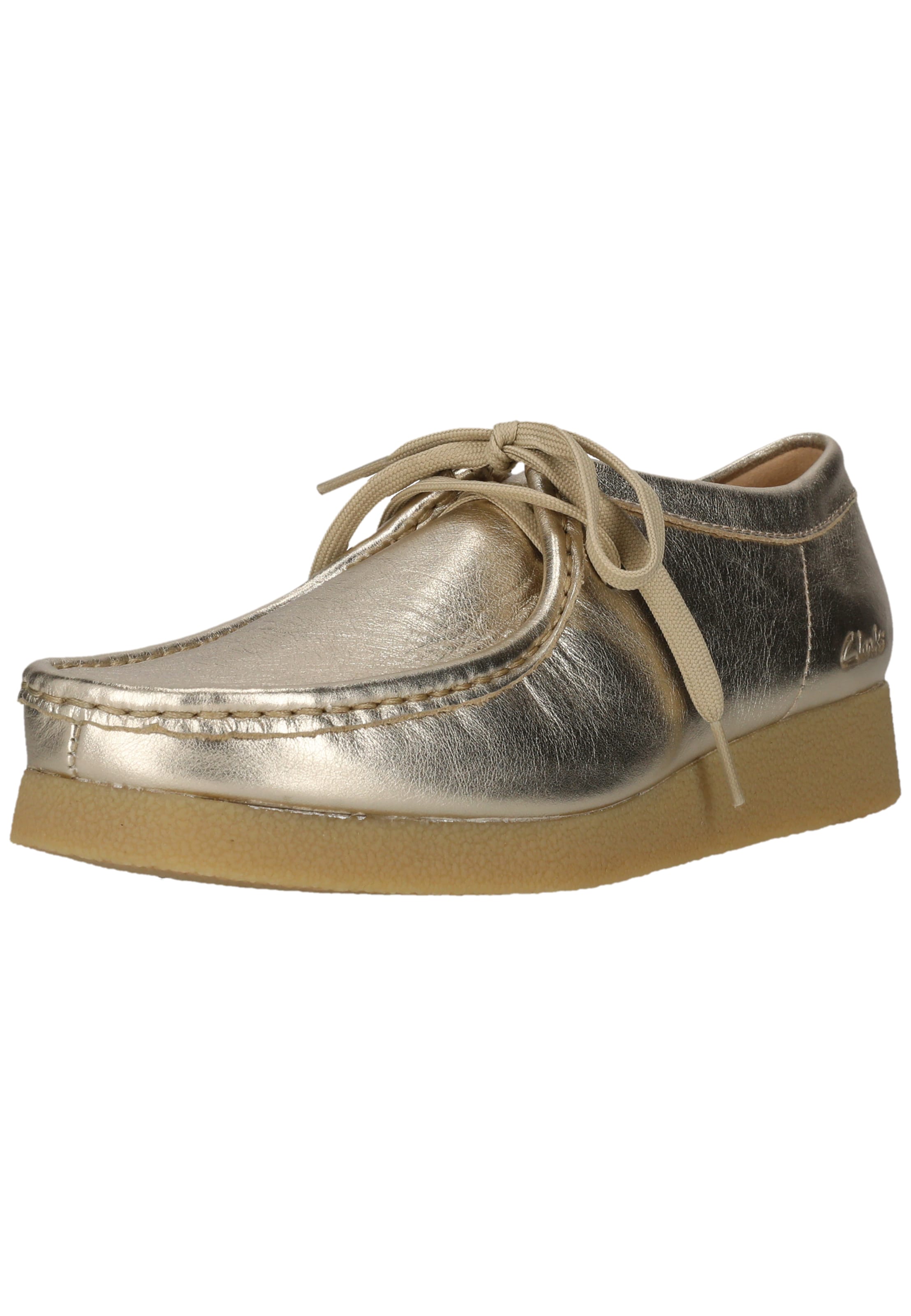 CLARKS Lace-up shoe 'Wallabee EVO' in Gold: front