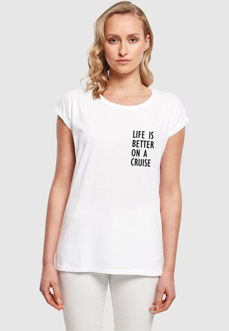 Merchcode Shirt 'Life Is Better' in Wit: voorkant