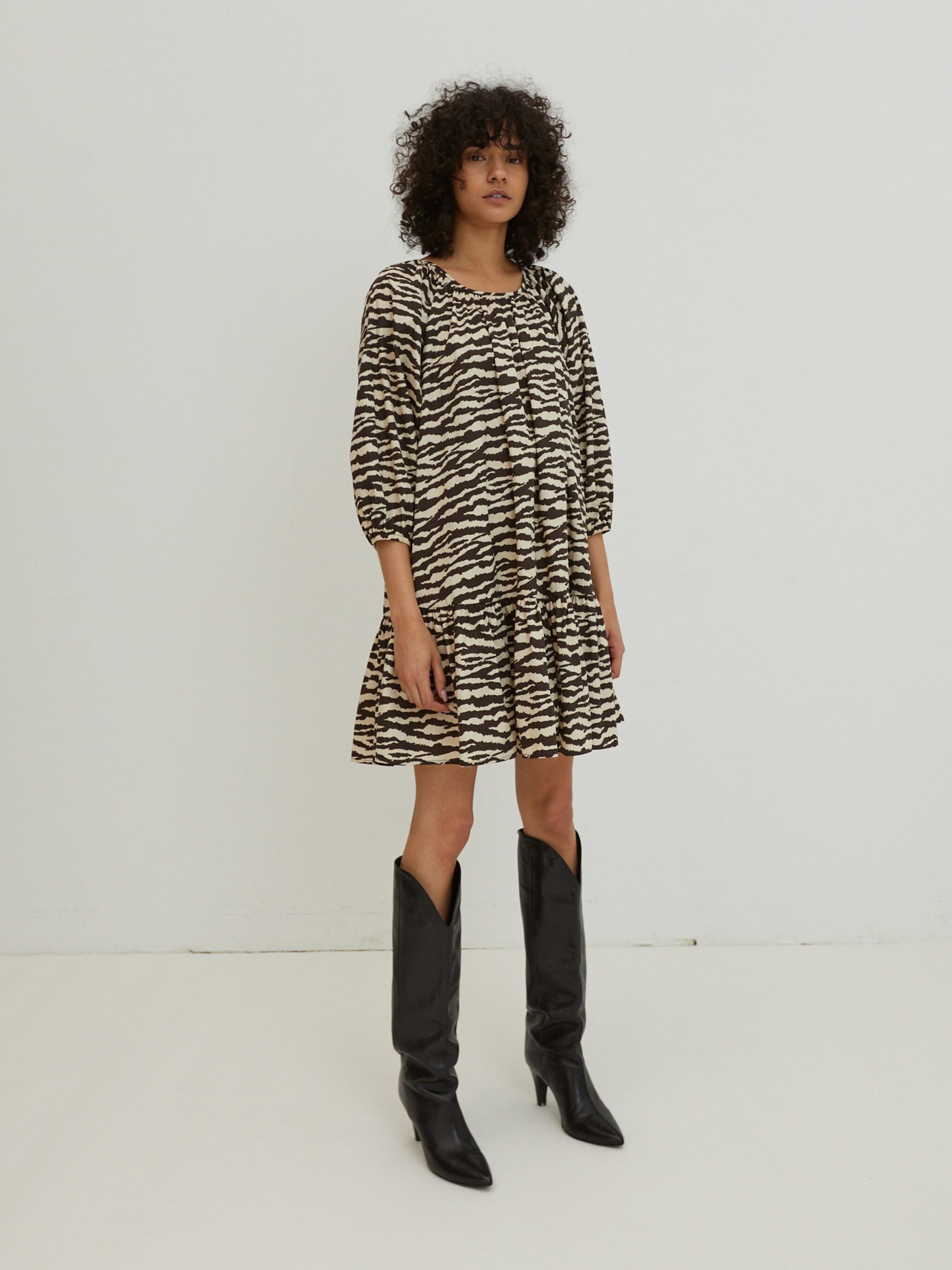 EDITED Produits Robe 'Paola' beige